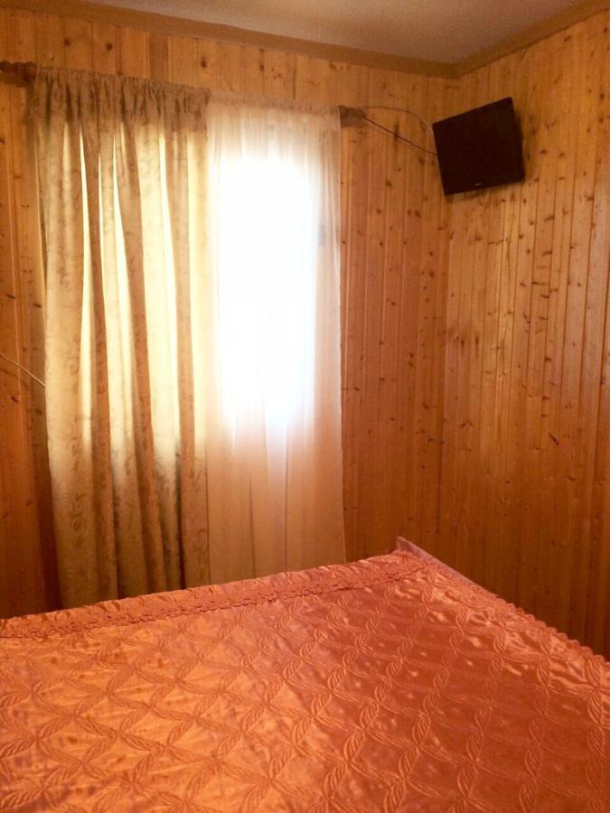 Guesthouse On Zheleznodorozhnaya Szuhumi Kültér fotó