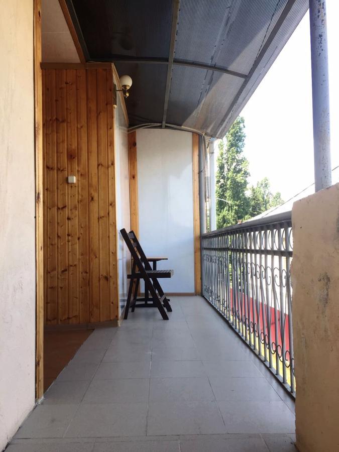 Guesthouse On Zheleznodorozhnaya Szuhumi Kültér fotó