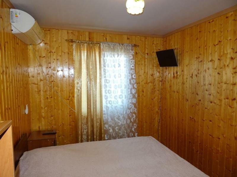 Guesthouse On Zheleznodorozhnaya Szuhumi Kültér fotó