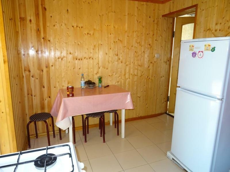 Guesthouse On Zheleznodorozhnaya Szuhumi Kültér fotó