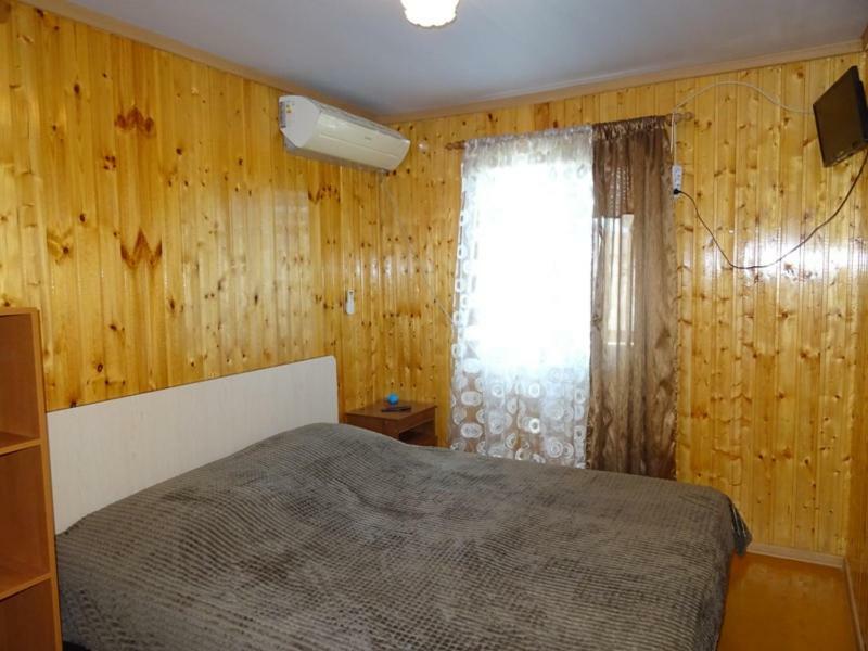 Guesthouse On Zheleznodorozhnaya Szuhumi Kültér fotó