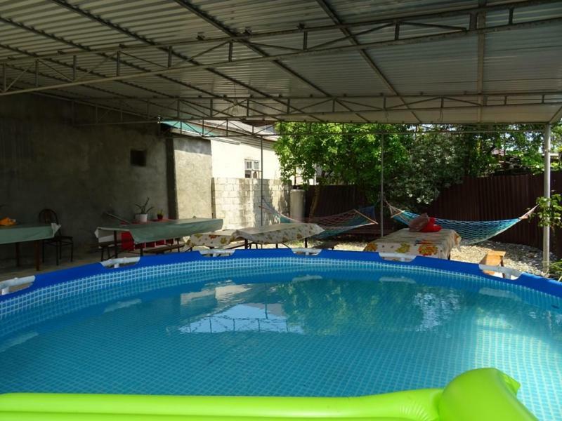 Guesthouse On Zheleznodorozhnaya Szuhumi Kültér fotó