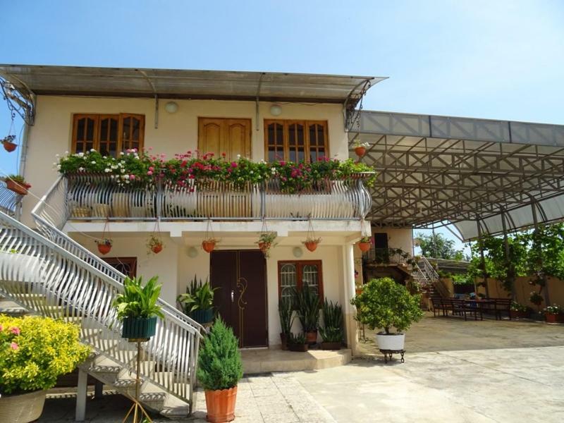 Guesthouse On Zheleznodorozhnaya Szuhumi Kültér fotó