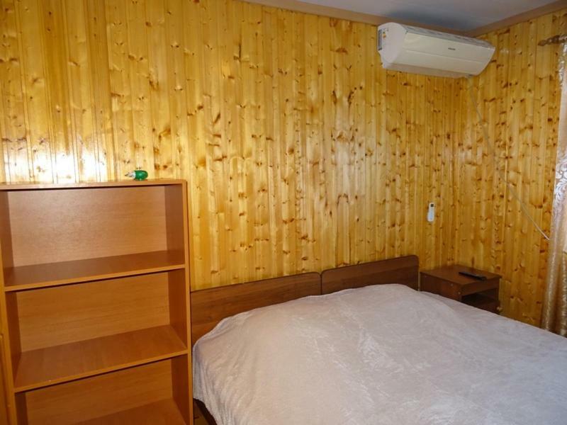 Guesthouse On Zheleznodorozhnaya Szuhumi Kültér fotó